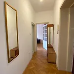 Heart Of The Big 1br On Independence Square شقة بودغوريتْسا