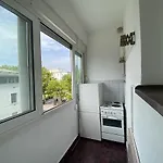 Heart Of The Big 1br On Independence Square