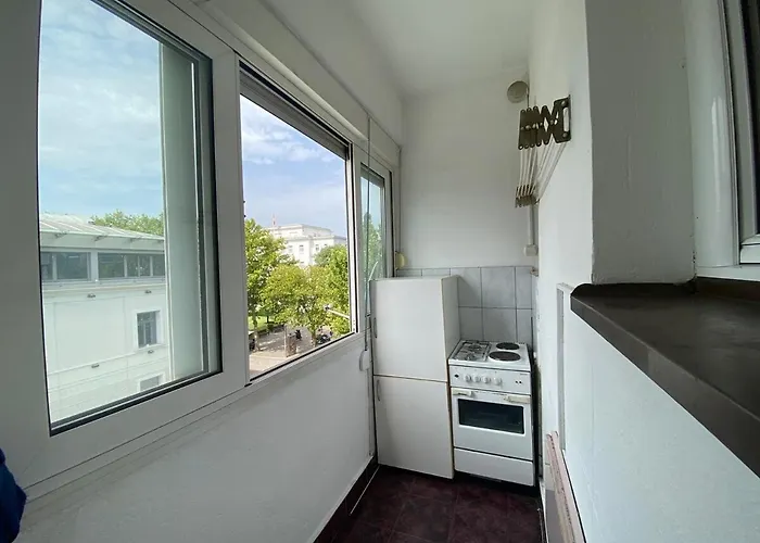 Heart Of The Big 1br On Independence Square